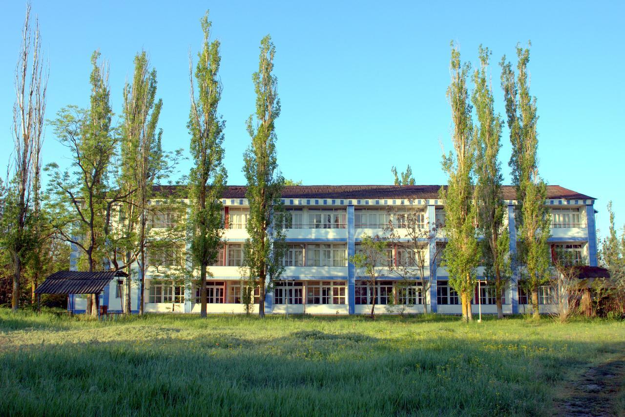 Neptun-2 Hotel Kobleve Buitenkant foto