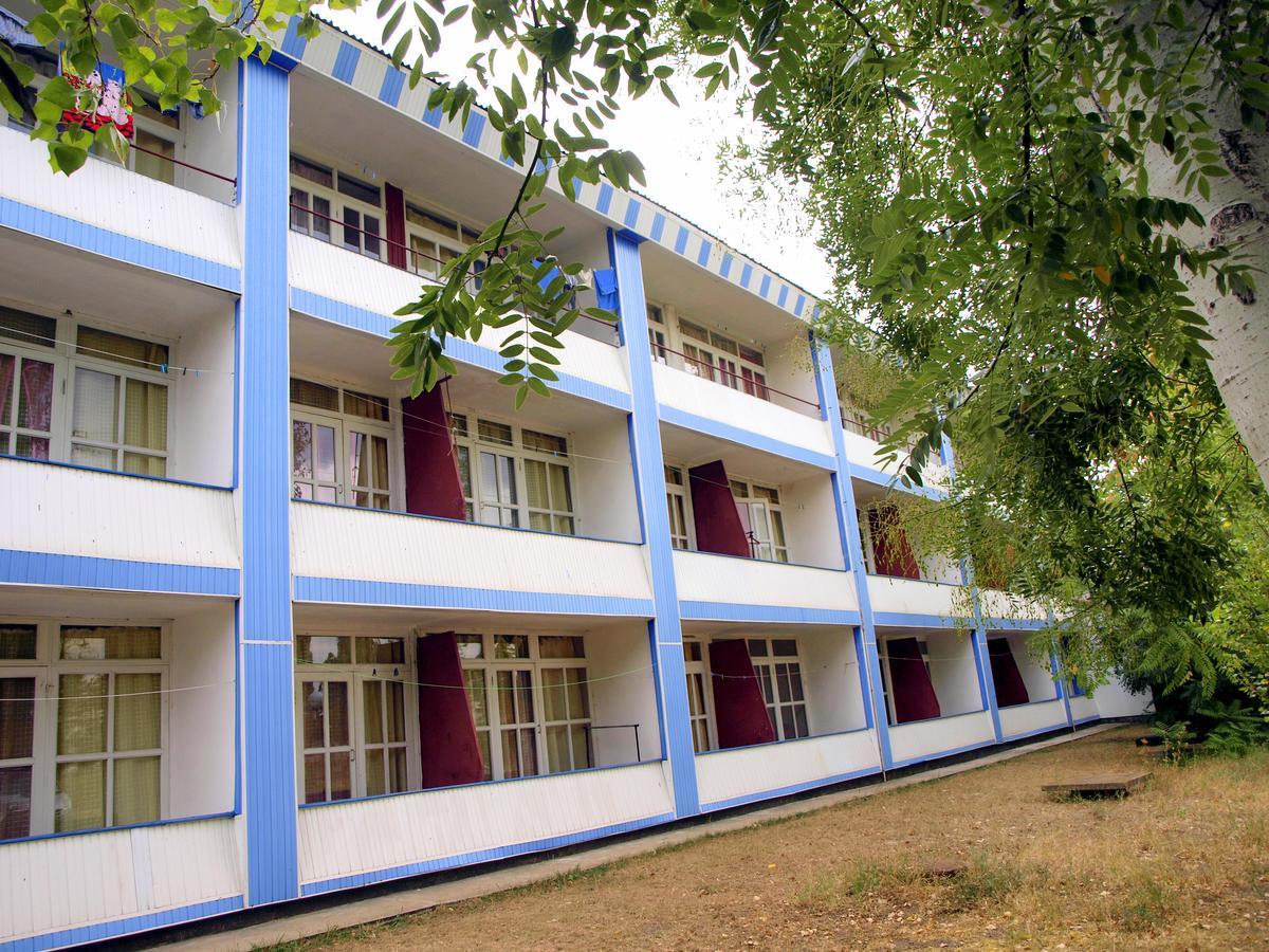 Neptun-2 Hotel Kobleve Buitenkant foto
